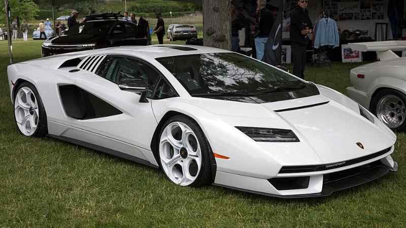 Countach LPI 800-4, Vorbild des Produkts